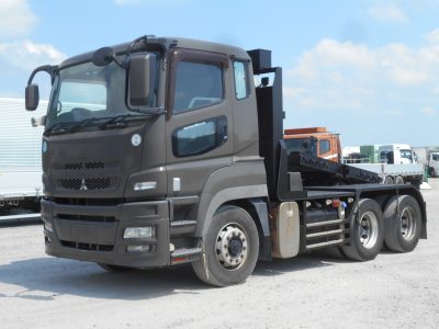 KI035　R24　トラクタ